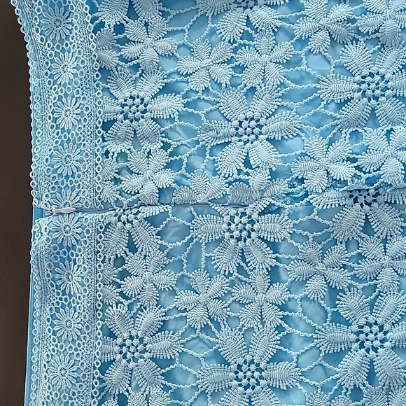 ALEXIA ADMOR - EMBROIDERY TALL SKIRT LIKE NEW!! ✨️ - Picture 8 of 9